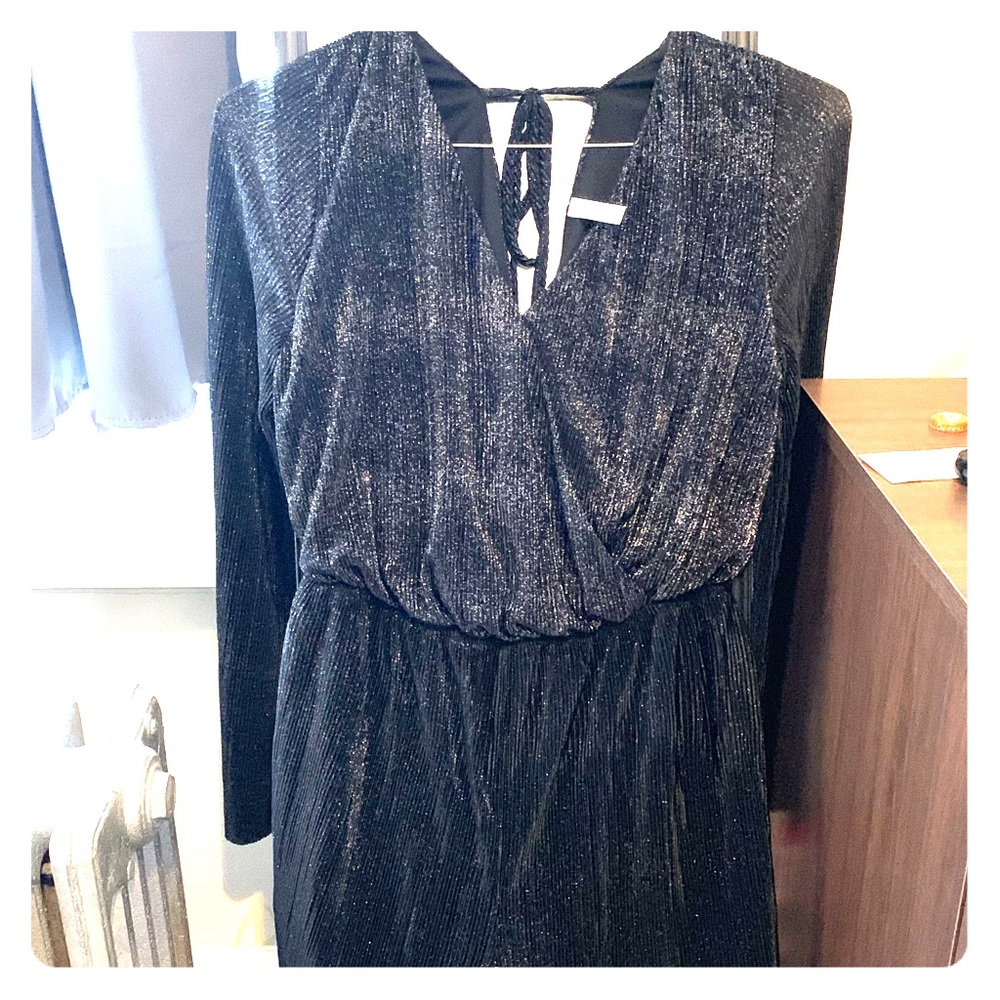🆕🆕🆕 Black Sparkle Romper with Long Sleeves